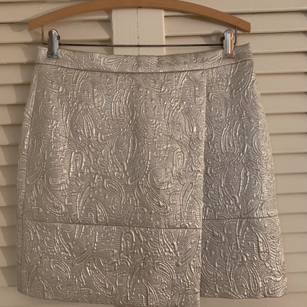 NWT-J. Crew Skirt Style B4754 Size 2 Origami Mini Skirt White Metallic Metlasse